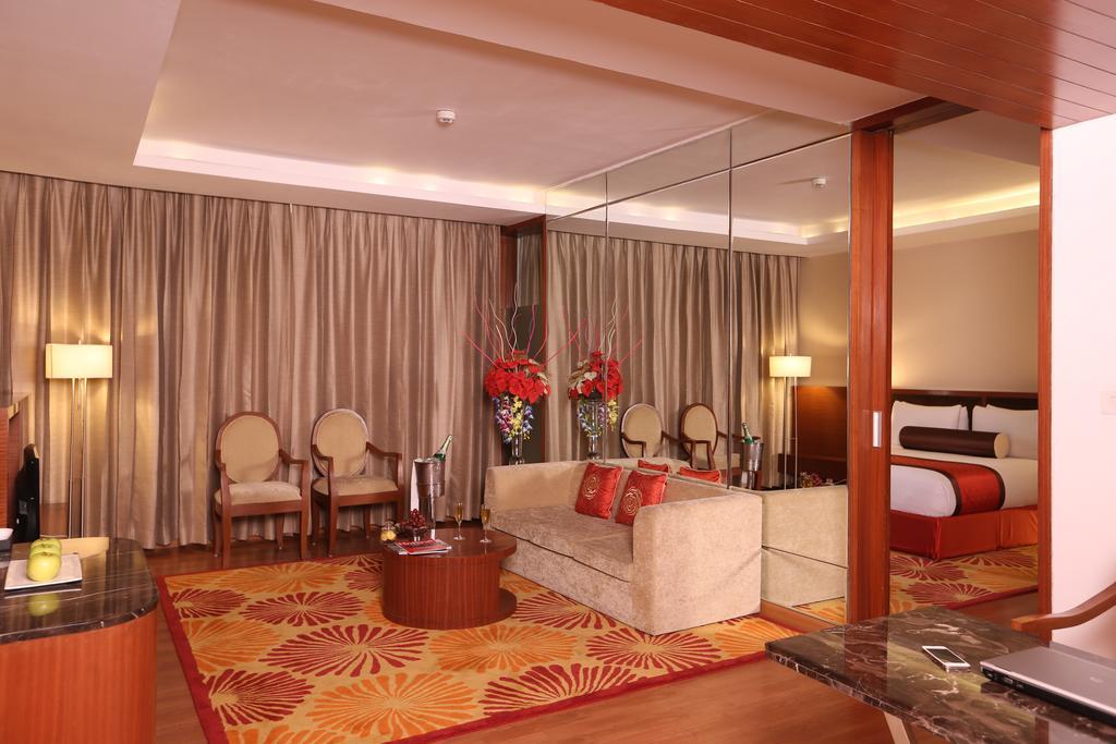 Country Inn & Suites By Radisson, מיראט מראה חיצוני תמונה