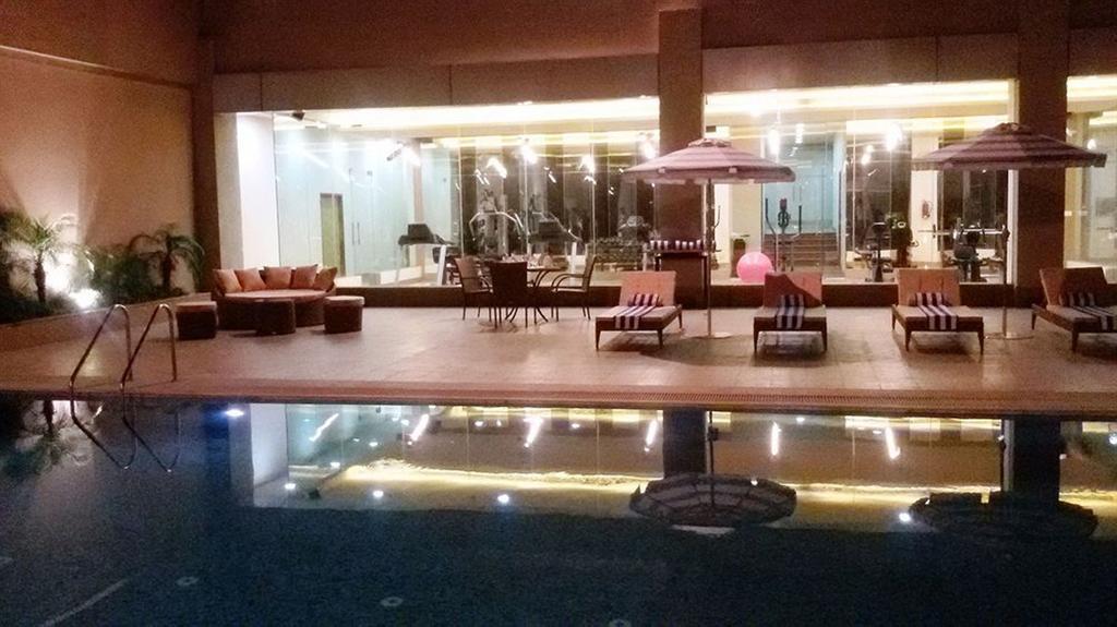 Country Inn & Suites By Radisson, מיראט מראה חיצוני תמונה