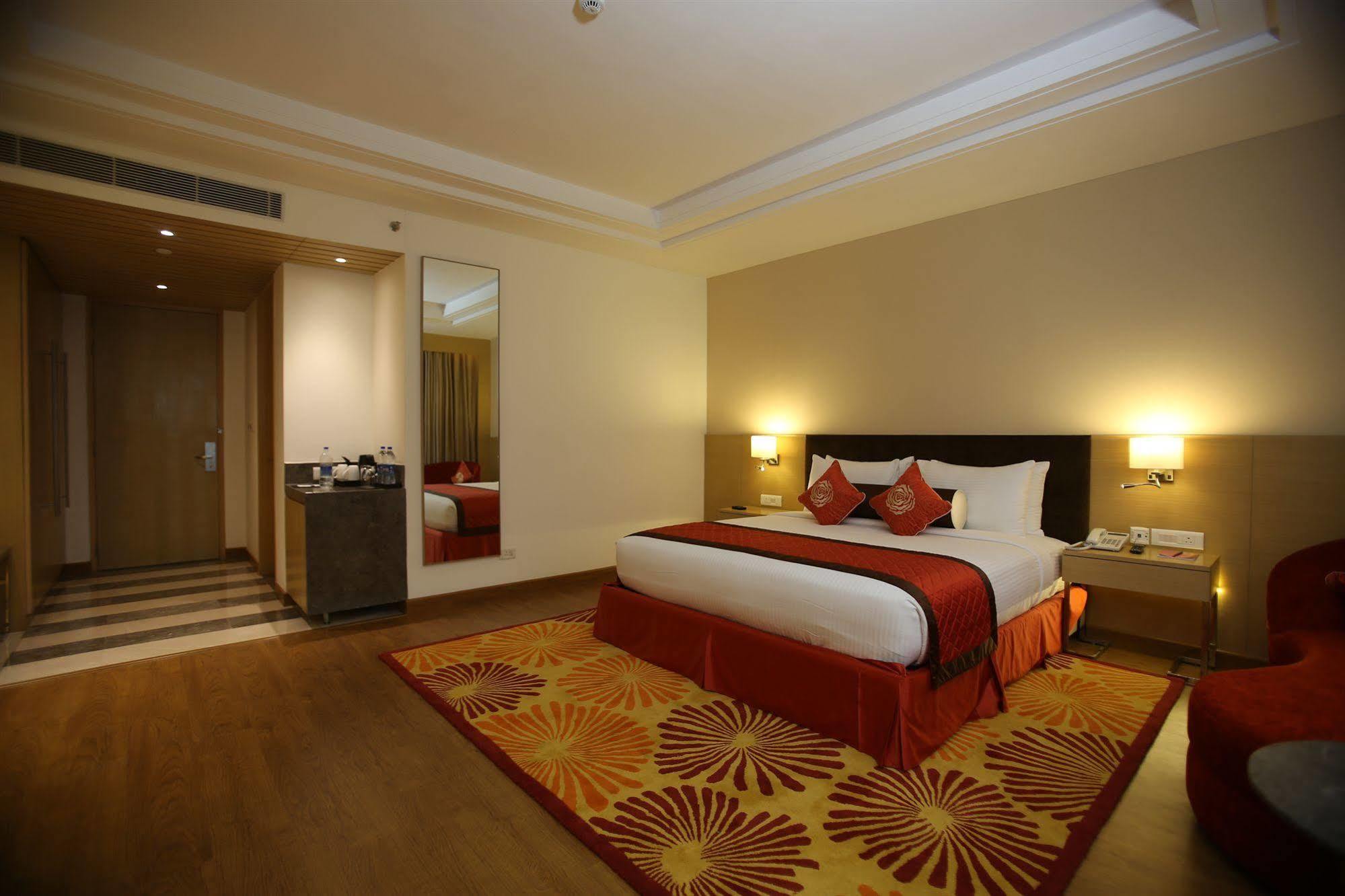 Country Inn & Suites By Radisson, מיראט מראה חיצוני תמונה