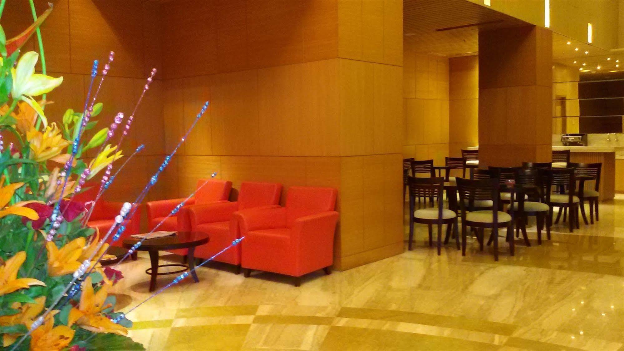 Country Inn & Suites By Radisson, מיראט מראה חיצוני תמונה