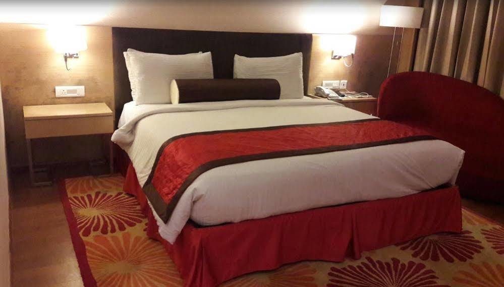 Country Inn & Suites By Radisson, מיראט מראה חיצוני תמונה