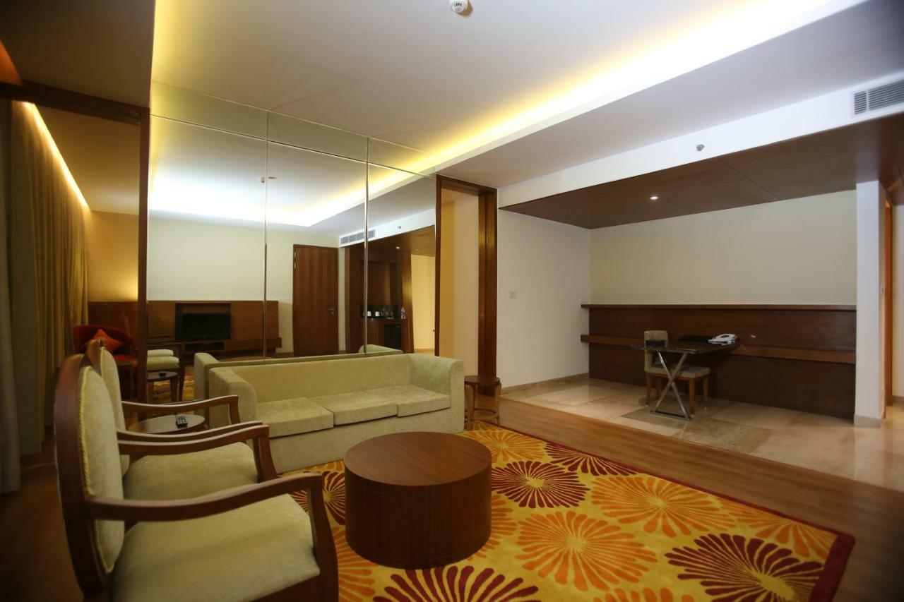 Country Inn & Suites By Radisson, מיראט מראה חיצוני תמונה
